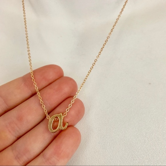A Initial delicate gold minimalist necklace trendy - Picture 2 of 2